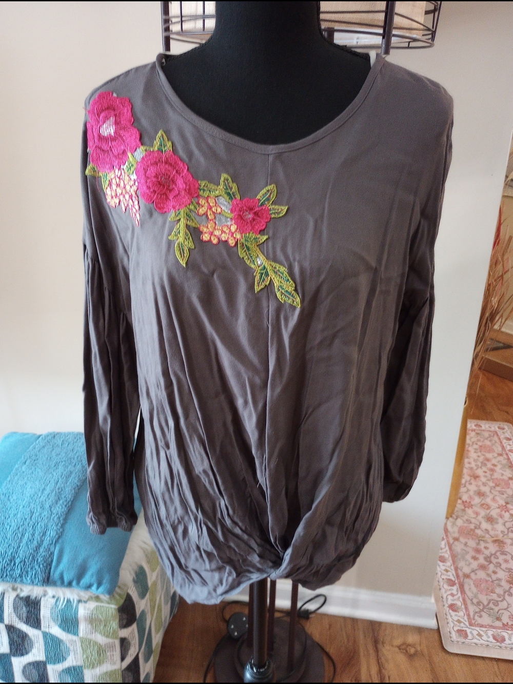 Ces Femme Gray Long-Sleeve Top with Pink Floral Appliqué
